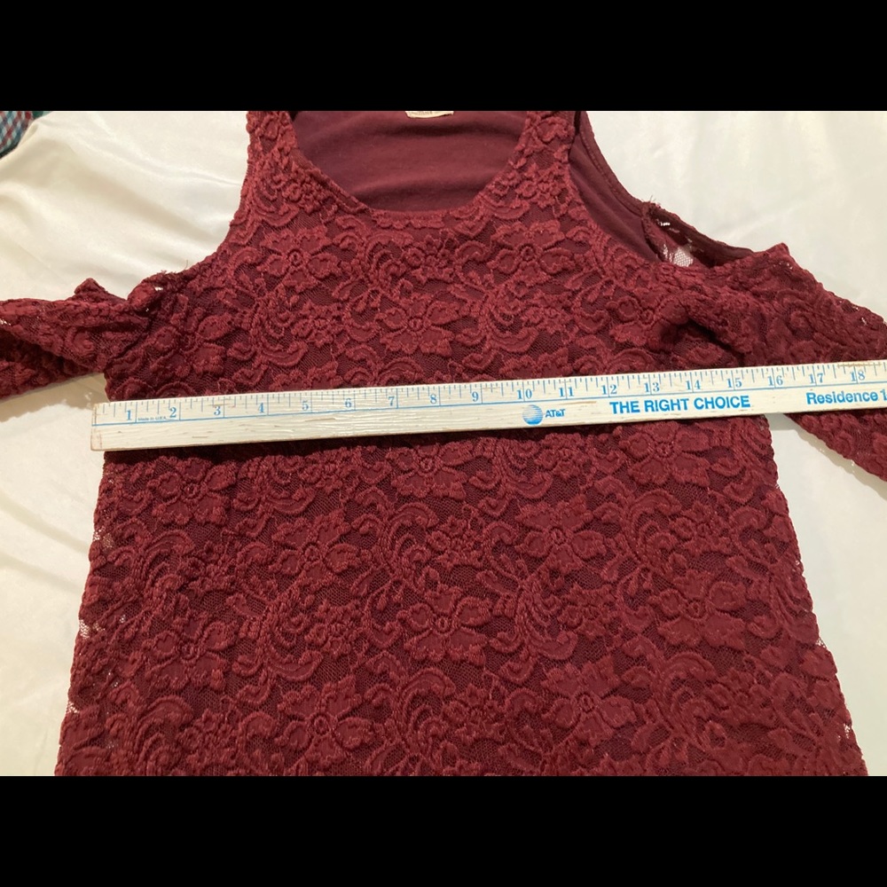 Hollister top - Picture 3 of 5